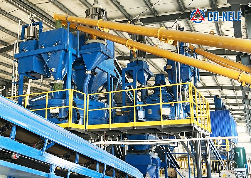 Mezcladoras planetarias CMP2000 y CMPS330 operando junto a la máquina de bloques S.L MACHINERY Modelo 18 en producción oficial de fábrica de bloques en Egipto